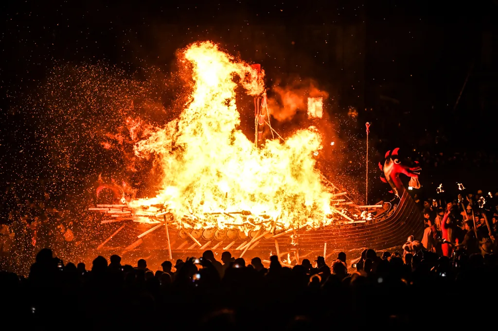 Lángoló hajó és több száz viking egy nem mindennapi fesztiválon, galéria, 2023 