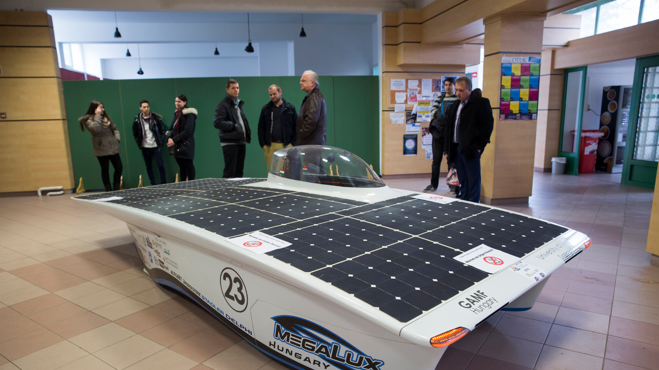 MegaLux Elektromos autó Pallas Athéné Egyetem sajtótájékoztató Kecskemét South African Solar Challenge 