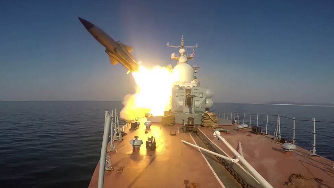 Ukrajna, Oroszország, orosz-ukrán háború, rakéta, cirkálórakéta, csatahajó, illusztráció 
