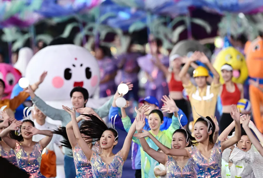 Ázsiai játékok záróceremónia Kína 
 19th Asian Games closing ceremony held in Hangzhou ASIAN GAMES CLOSING CEREMONY HANGZHOU Horizontal 