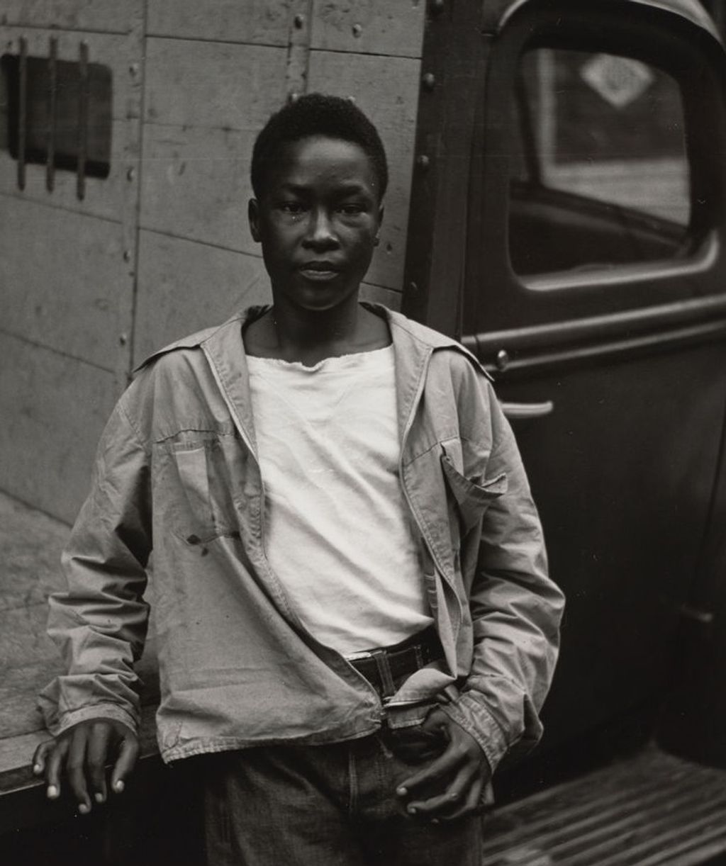 Minor White fotója
fekete férfi
portré 