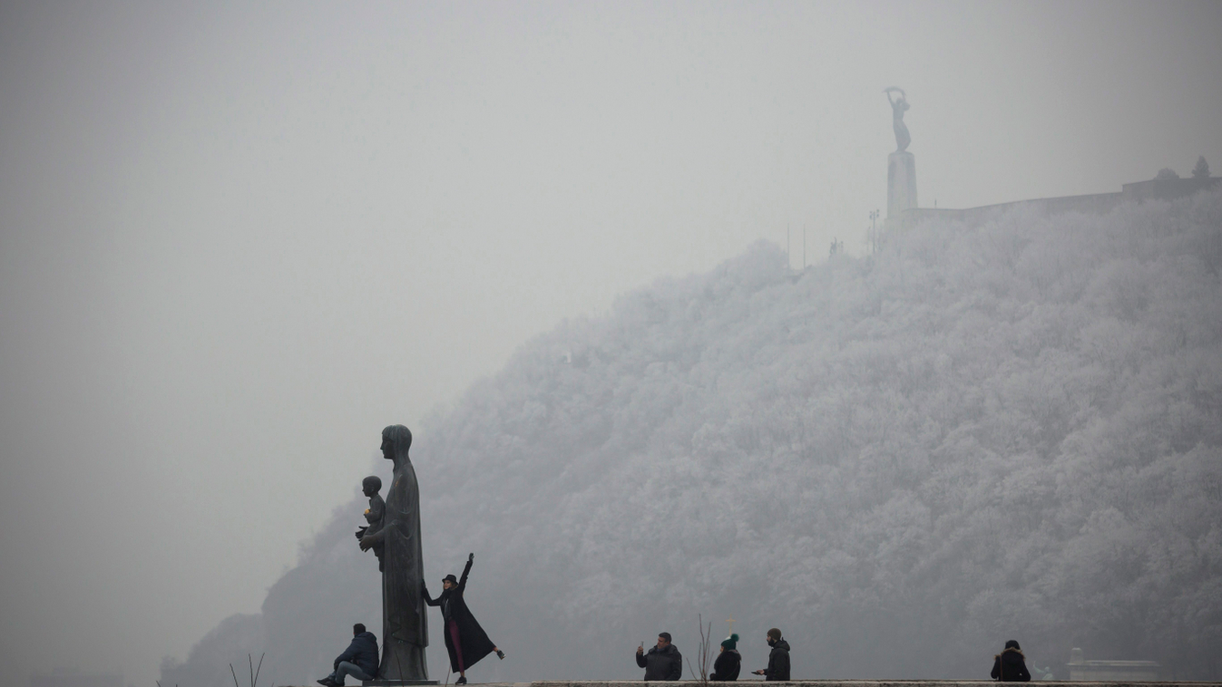 szmog füst szmogriadó budai Vár Turista füst szmog szmog riadó szmogriadó városkép Budapest por 