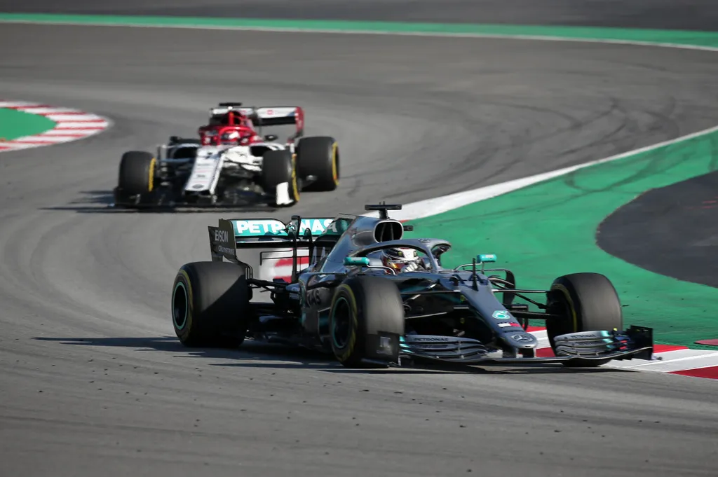 Forma-1, Lewis Hamilton, Mercedes-AMG Petronas, Kimi Räikkönen, Alfa Romeo Racing, Barcelona teszt 6. nap 
