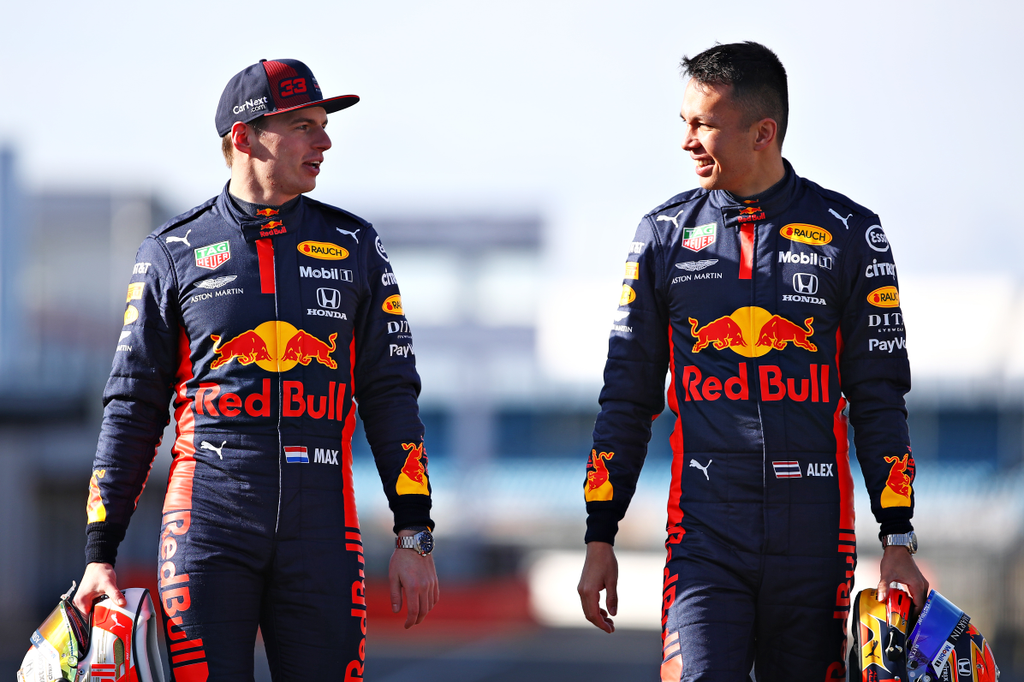 Forma-1, Max Verstappen, Alexander Albon, Red Bull Racing, Red Bull RB16 bejáratás Silverstone 