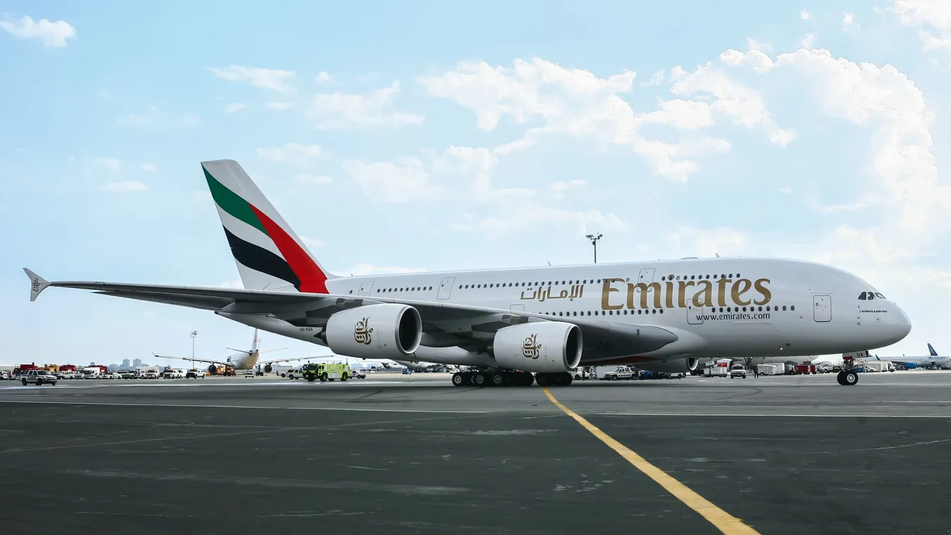 repülő
repülőgép
emirates 