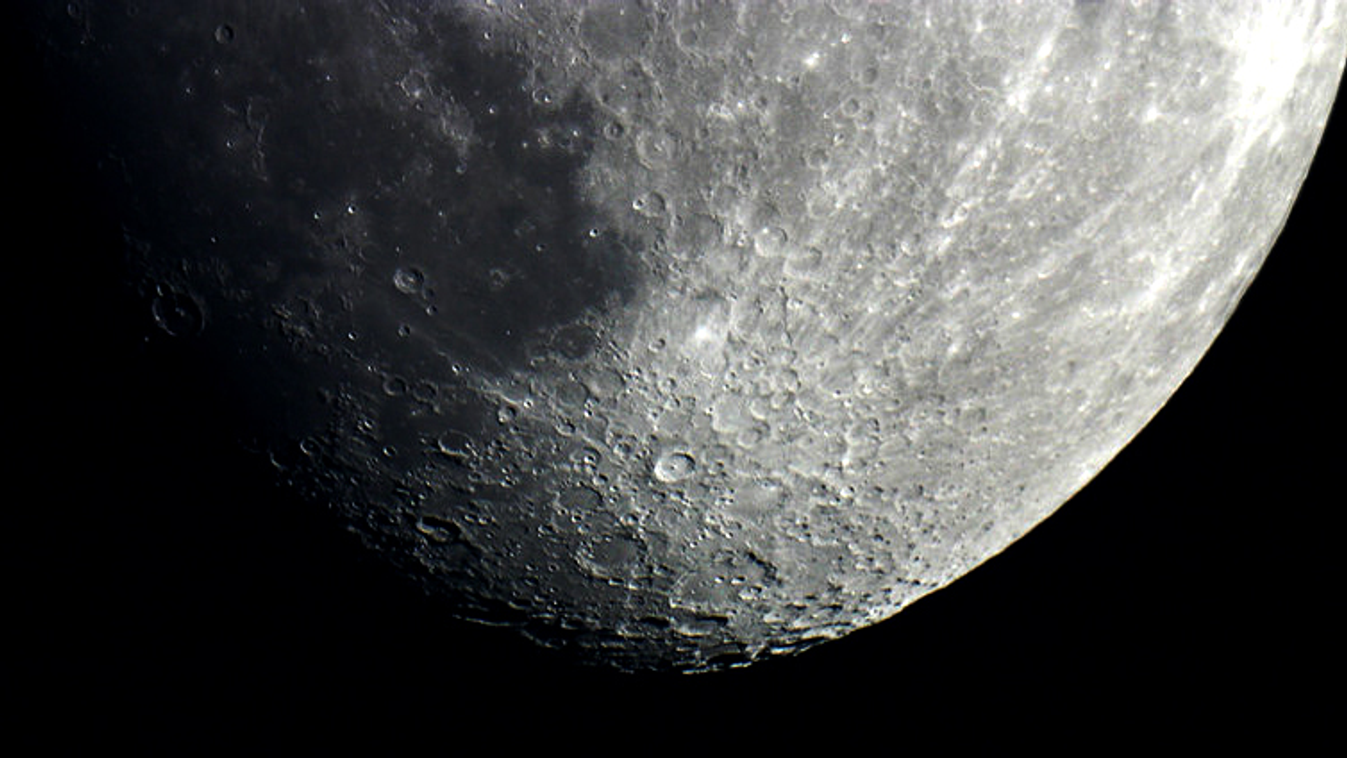 A Hold Mare Nubium nevű területe és a Tycho kráter 