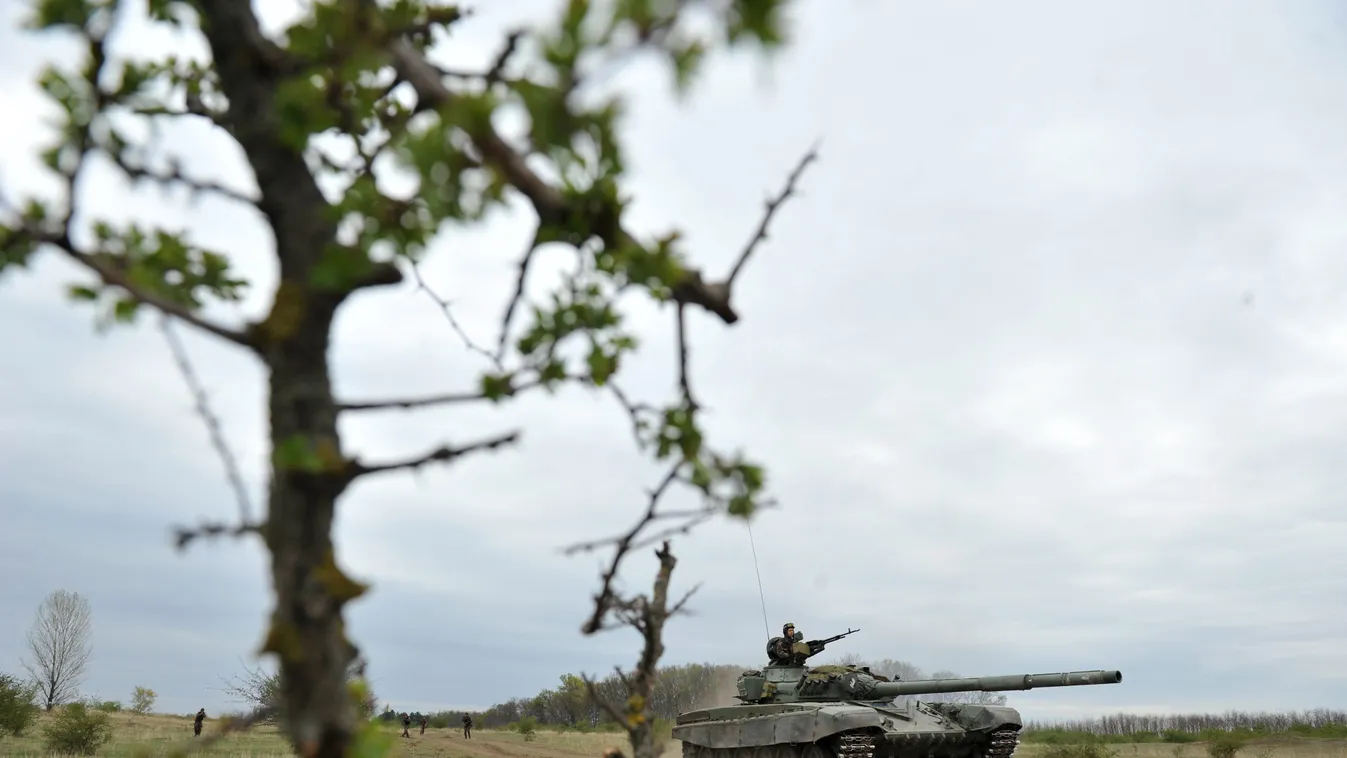 harckocsi, katonai jármű, T-72, 