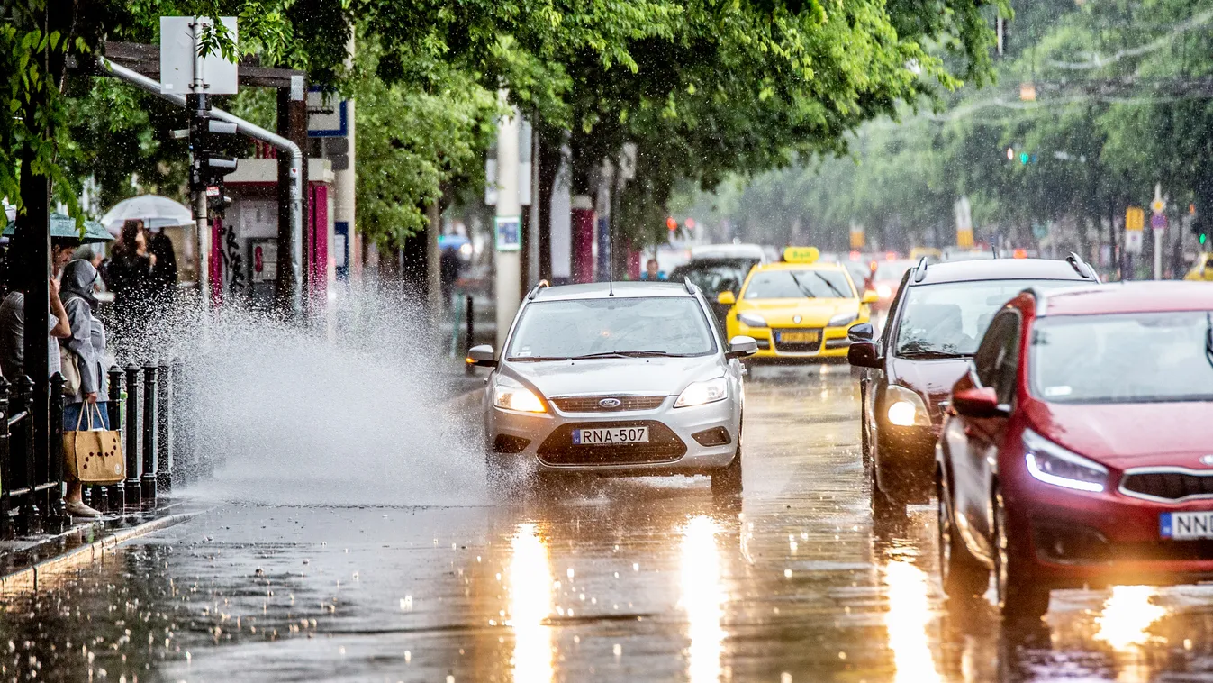 eső, zivatar, időjárás, Budapest, szakadó eső, esővíz, csapadékvíz, vihar, felhőszakadás, 2020.06.14. 