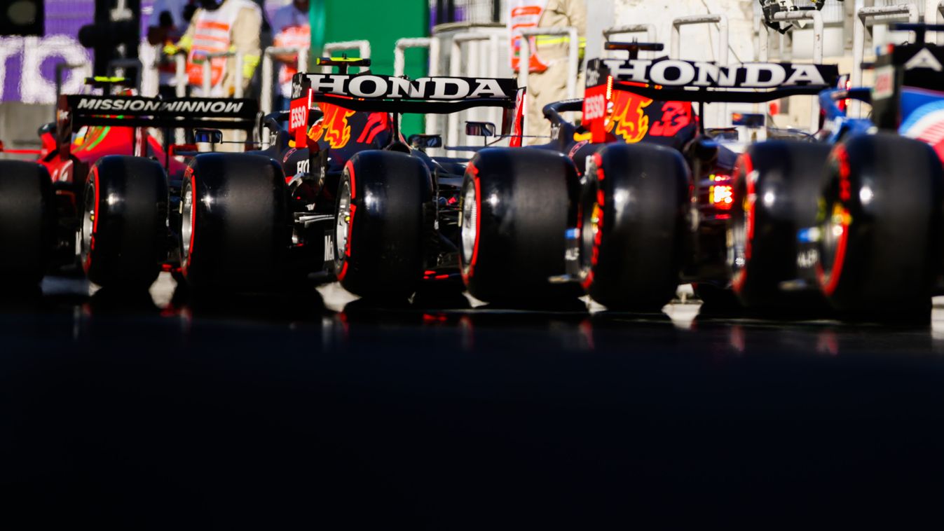 Forma-1, Max Verstappen, Sergio Pérez, Red Bull, Azeri Nagydíj, Honda logo 