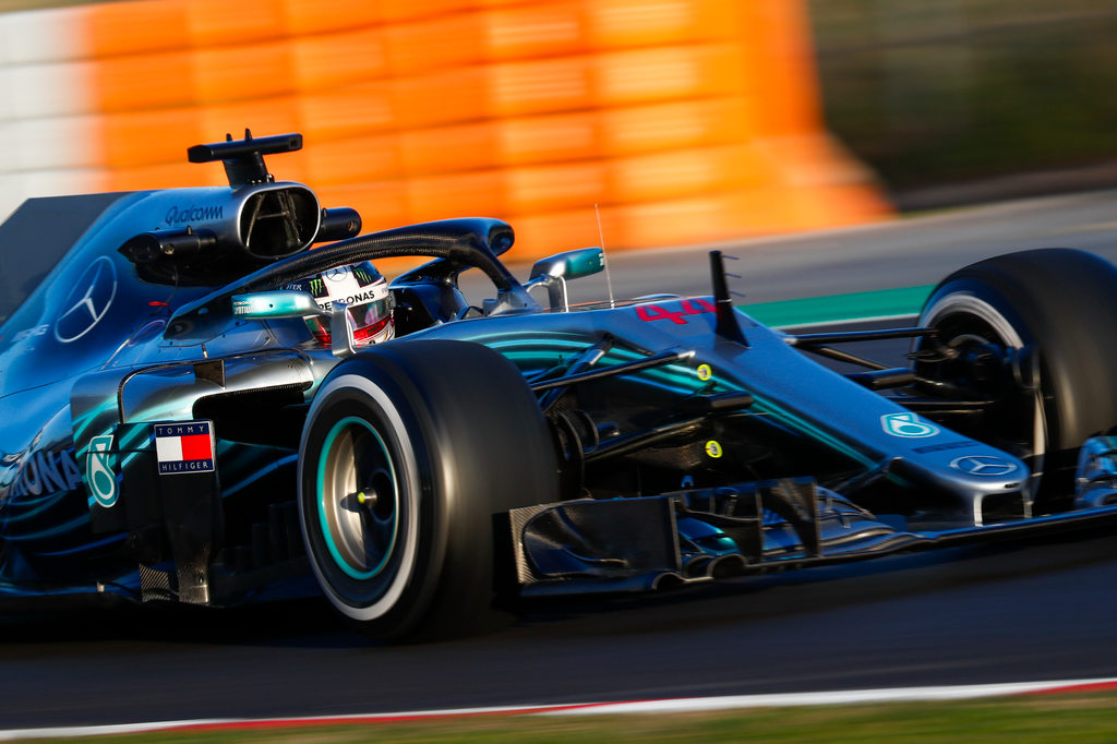 A Forma-1 előszezoni tesztje Barcelonában - 5. nap, Lewis Hamilton, Mercedes-AMG Petronas, Tommy Hilfiger logo 