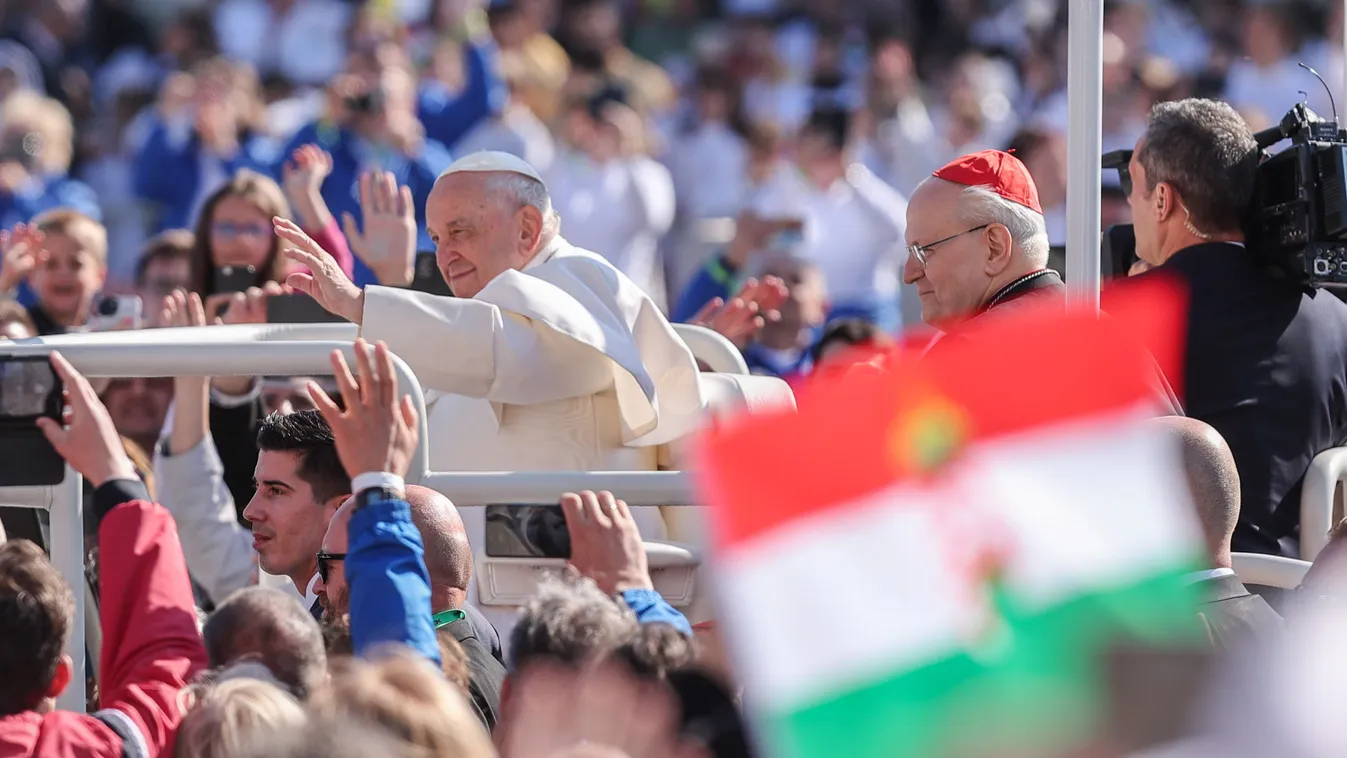 Ferencpápa2023, Ferenc pápa, pápalátogatás, háromnapos apostoli látogatás, Ferenc pápa magyarországi látogatása, Magyarország, vasárnap, 2023, Kossuth tér, mise, szentmise, Parlament előtt 