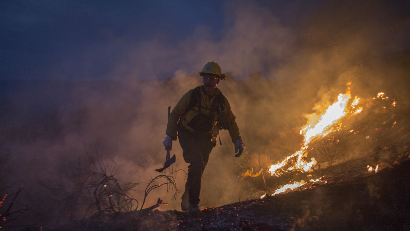 La Tuna Canyon Fire Prompts Evacuations in Burbank GettyImageRank3 Accidents and Disasters fires wildfire weather heat wave climate change ENVIRONMENT nature. chaparral firefighters firefighting urban interface Verdugo Hills La Tune Canyon Tujunga Sun Val