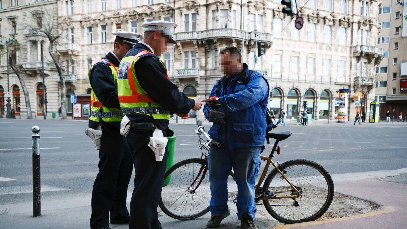 rendőrség kerékpáros ellenőrzés igazoltatás, illusztráció 
