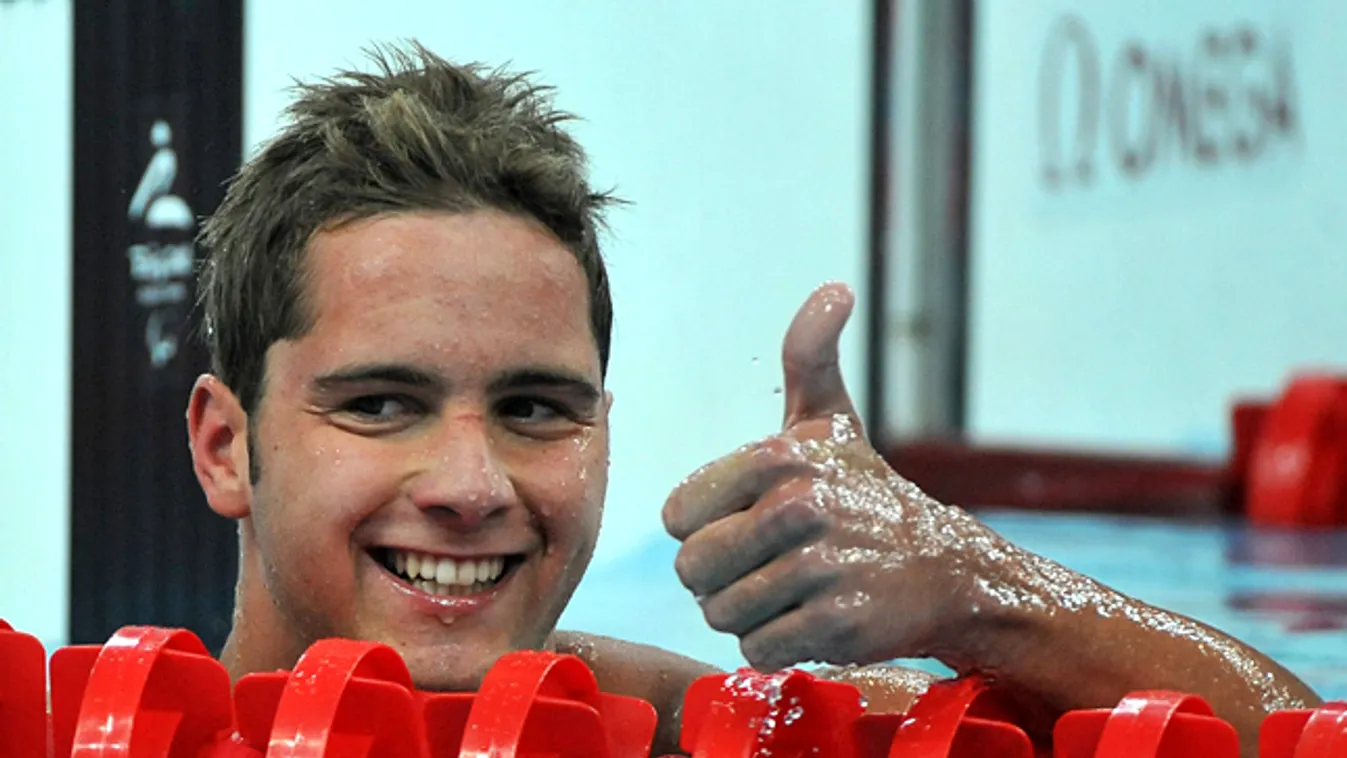 London 2012, olimpia, Sors Tamás mosolyog a 200 méteres vegyes úszás SM9 kategória döntője után  a pekingi olimpián a Nemzeti Vízisportközpontban 