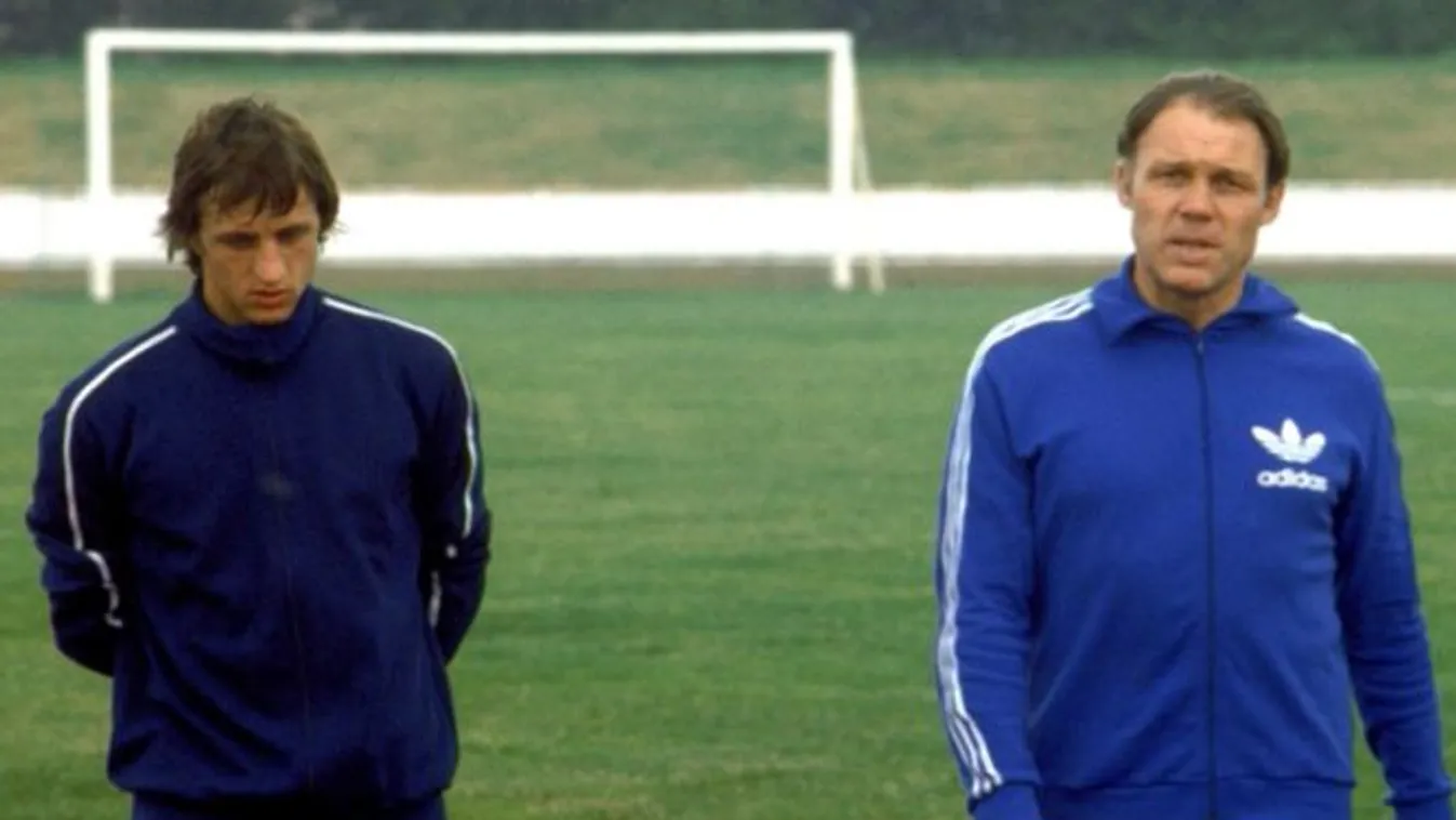 Mester és tanítványa: Rinus Michels (j) keze alatt nőtt fel Johan Cruyff az Ajaxban 