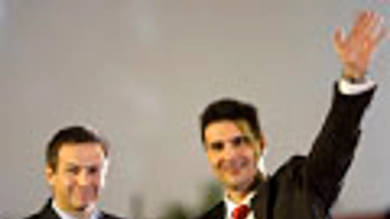 mszp kampány, bajnai gordon és az mszp viszonya, Bajnai Gordon és Mesterházy Attila az MSZP 20. születésnapja alkalmából tartott kongresszuson, 2009. december 12-én