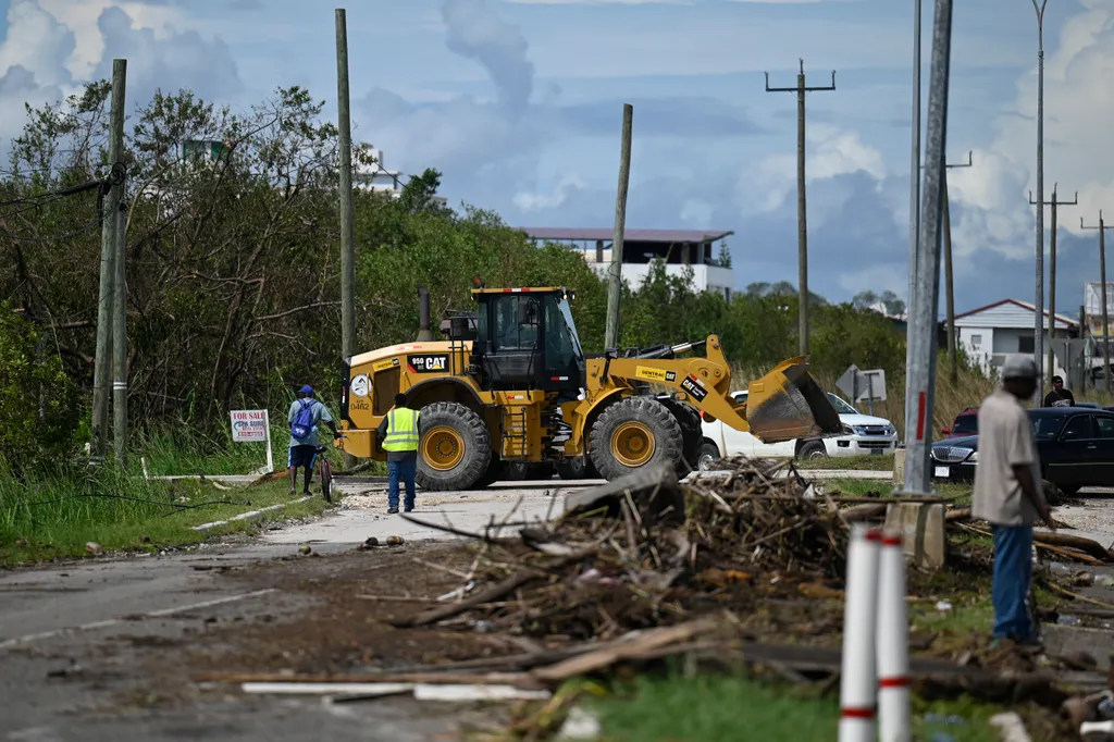 Lisa hurrikán, Belize, pusztítás, rombolás, Közép-Amerika 