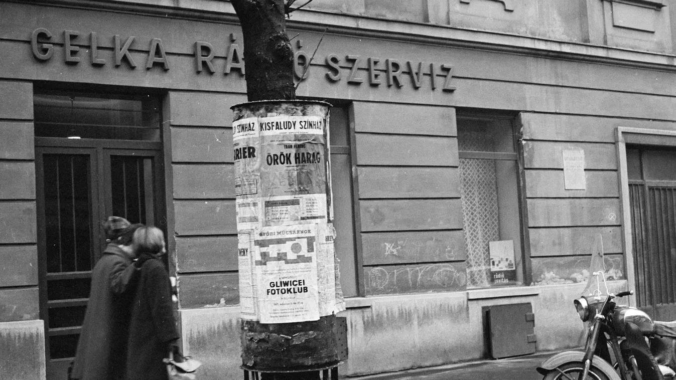 Gelka, Magyarország,Győr
szerviz az Arany János utca 20. számú házban.
ÉV, 1967
KÉPSZÁM,196231
ADOMÁNYOZÓ
Zofia Rydet

hirdetőoszlop, motorkerékpár, Gelka 