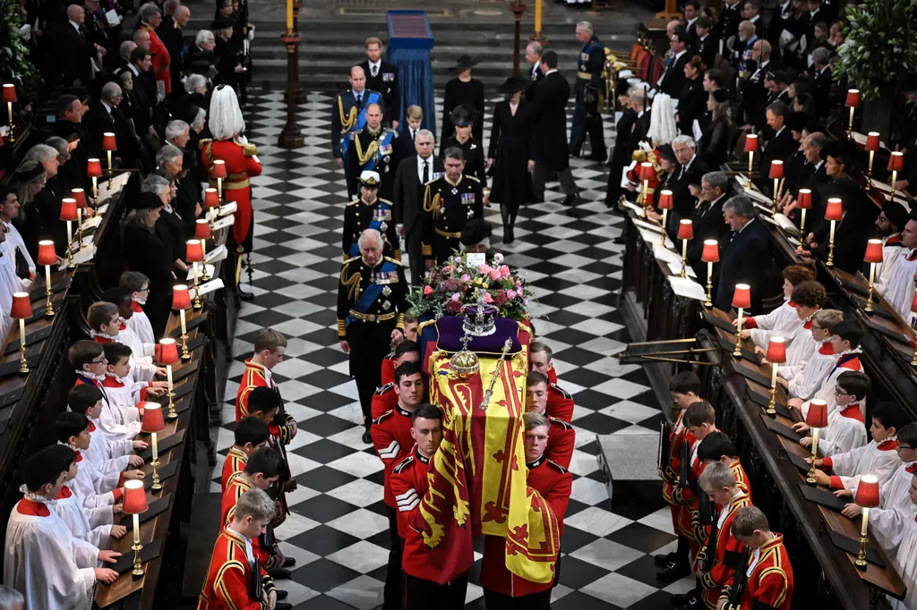 II. Erzsébet brit királynő, II. Erzsébet temetése, temetés, halála, II. Erzsébet halála, királynő, royals deat, III. Károly brit király, koporsó 