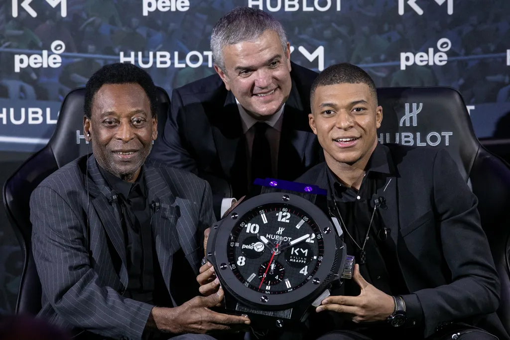 Pelé galéria, foci, 2022.12.29., világbajnok brazil labdarúgó, "Hublot Loves Football" : Pele & Kylian Mbappe Meeting In Paris bestof topix 