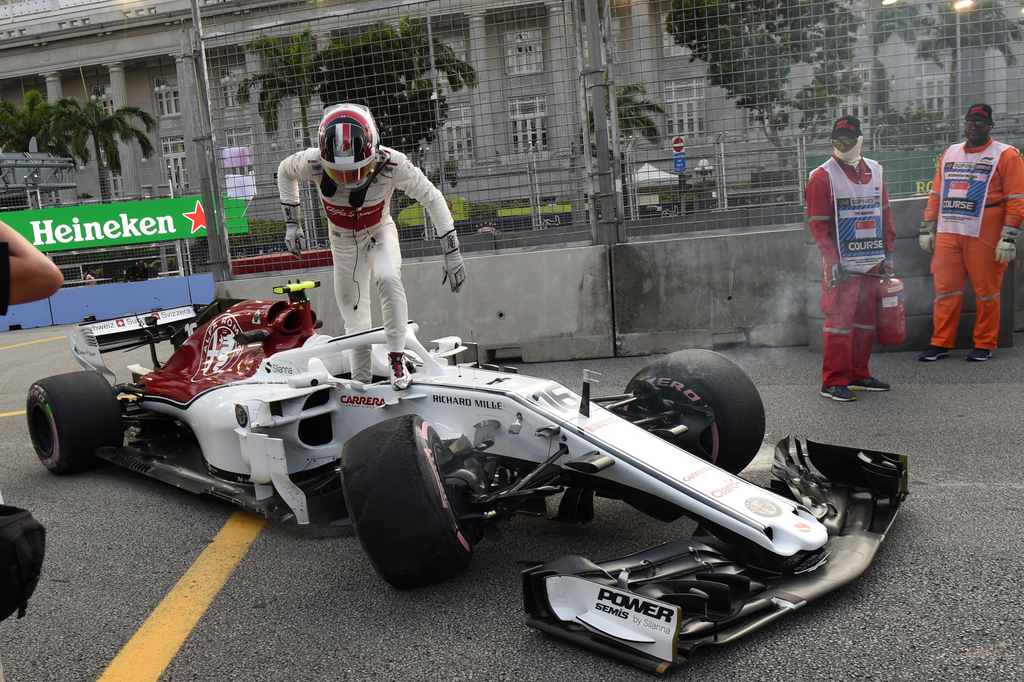 A Forma-1-es Szingapúri Nagydíj pénteki napja, Charles Leclerc, Alfa Romeo Sauber 