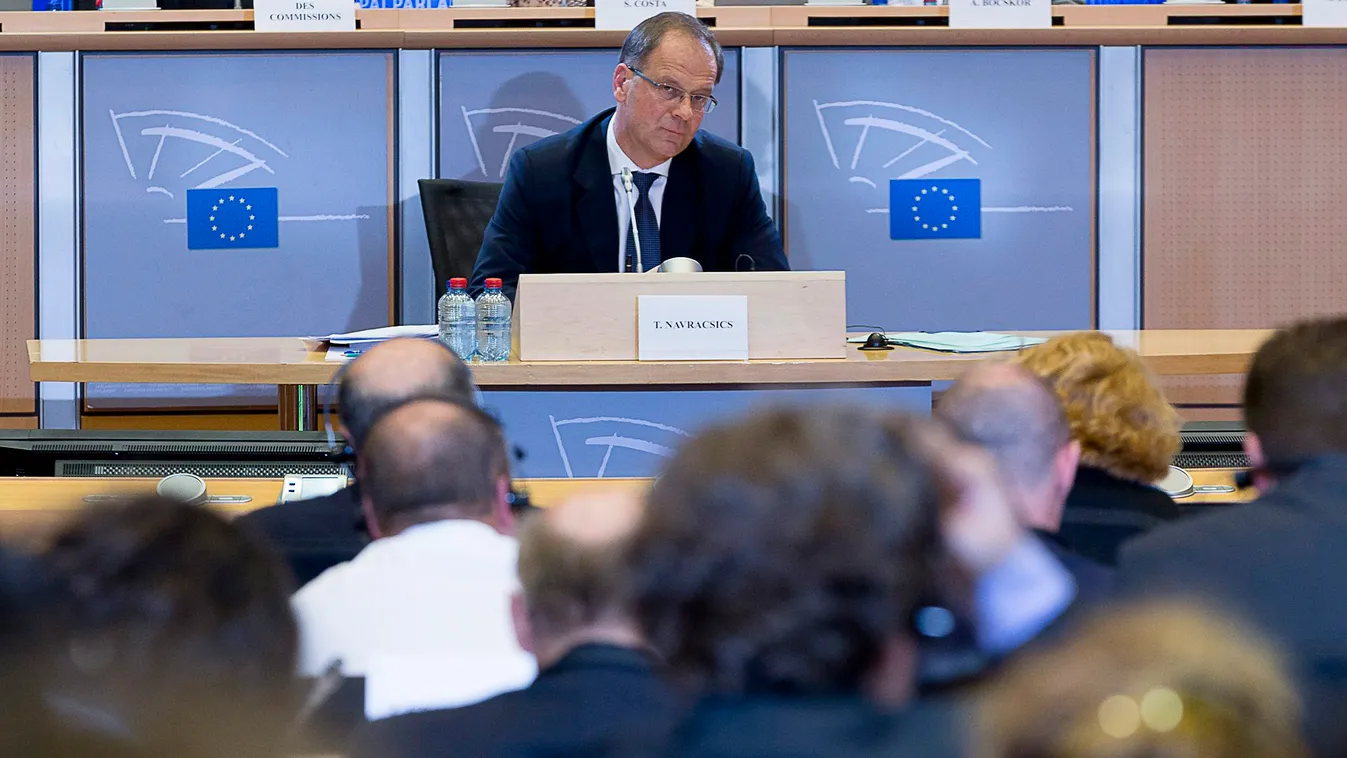 Navracsics Tibor FOTÓ ÁLTALÁNOS Közéleti személyiség foglalkozása meghallgatás politikus SZEMÉLY FOTÓ ÁLTALÁNOS Közéleti személyiség foglalkozása meghallgatás SZEMÉLY Brüsszel, 2014. október 1.
Az Európai Parlament illetékes bizottsága előtti brüsszeli me