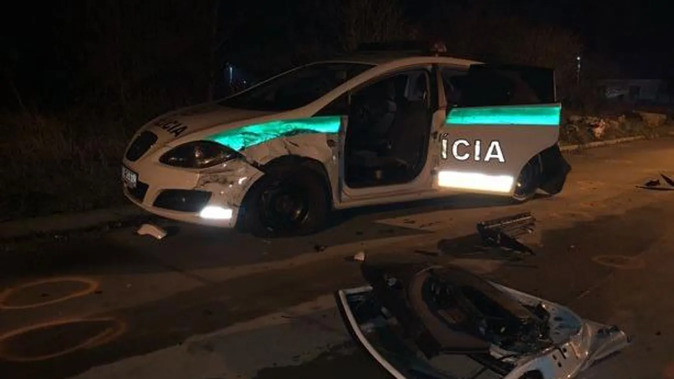 Összetört szlovák rendőrautó 