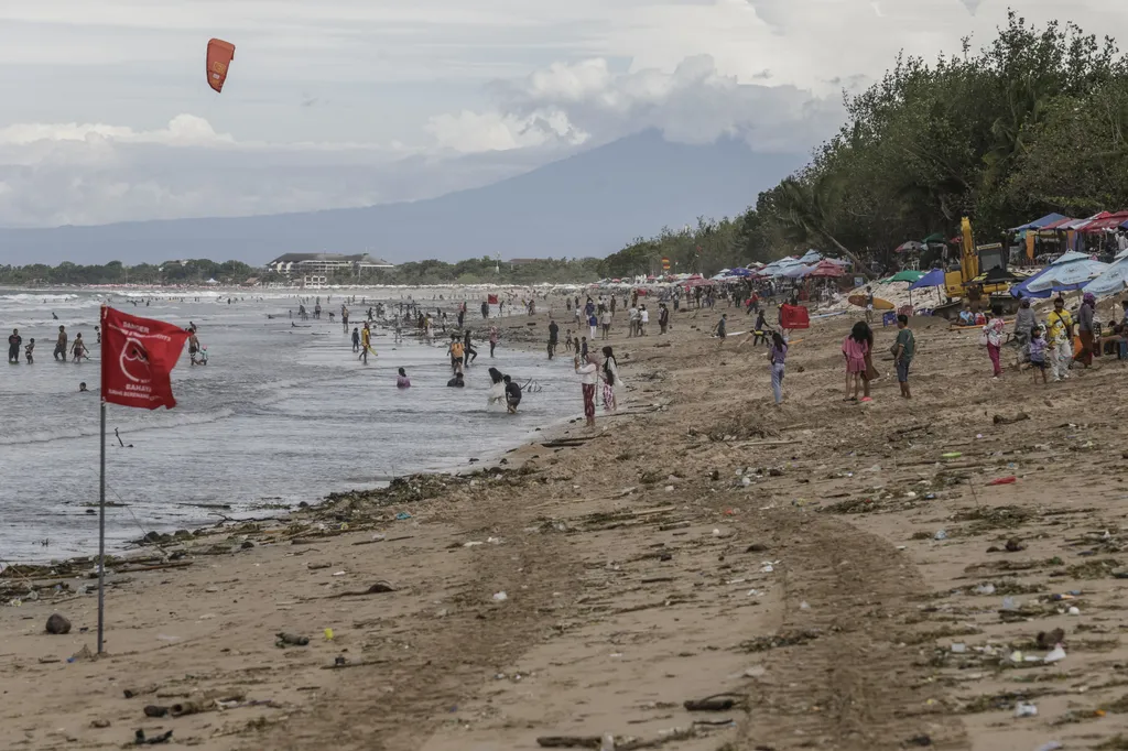 Bali strand szemét Kuta Beach 