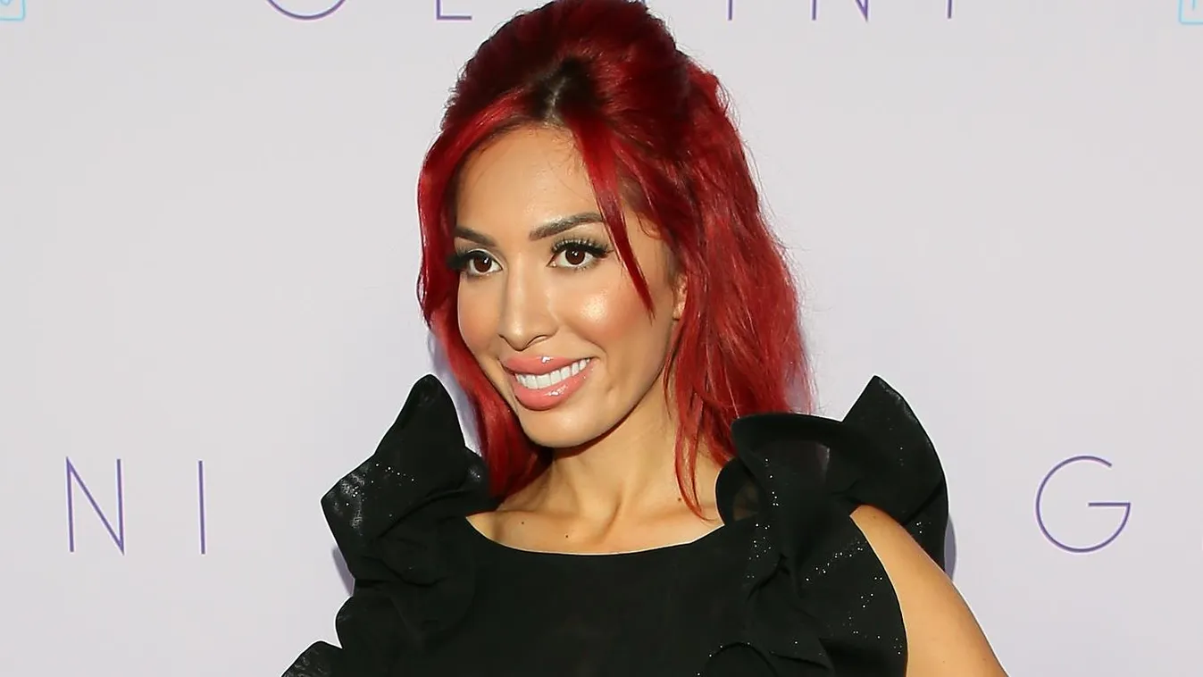 Neon Los Angeles Premiere Of "Gemini" - Arrivals GettyImageRank3 Gemini VERTICAL Looking At Camera USA California City Of Los Angeles Premiere PORTRAIT Photography Arts Culture and Entertainment Attending Celebrities Farrah Abraham PersonalitySubmit Neon 