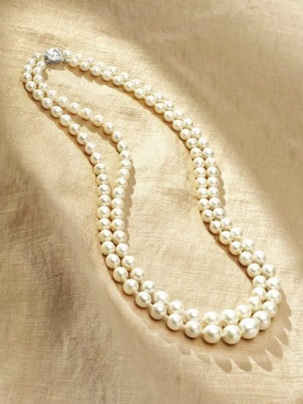 gyöngy fotók 6 Double Strand Pearls Necklace – $3.7 million 