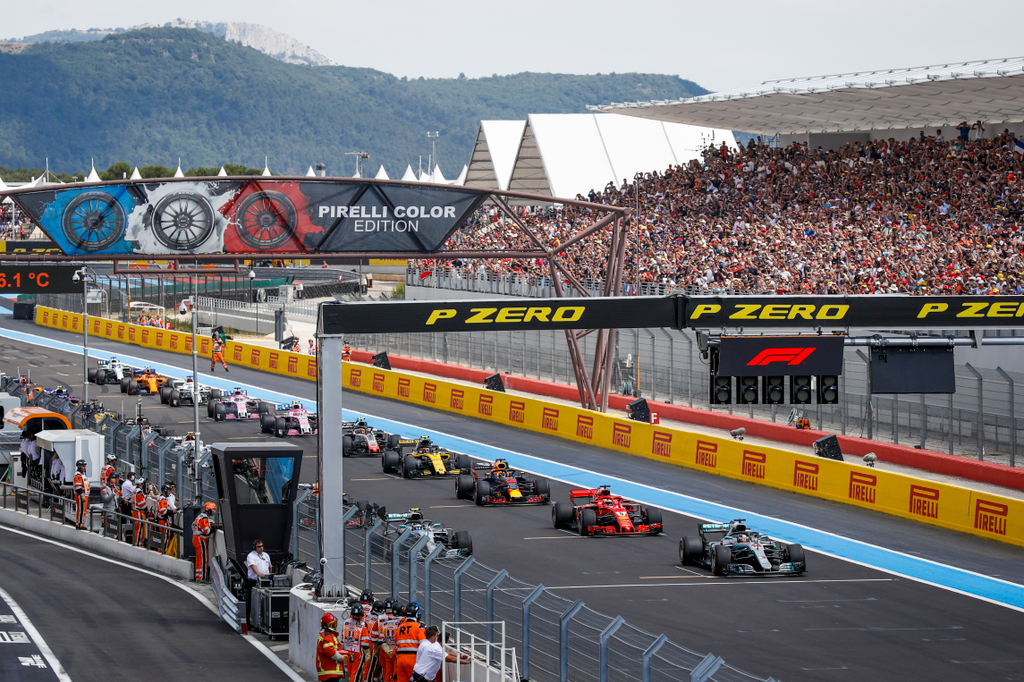 A Forma-1-es Francia Nagydíj, Lewis Hamilton, Valtteri Bottas, Mercedes-AMG Petronas, rajt 