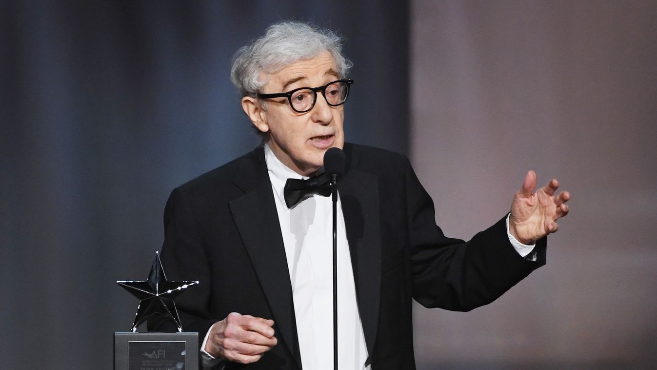 Woody Allen 2017. június 8-án az AFI 45. életműdíj-gáláján, ahol Diane Keatont díjazták 