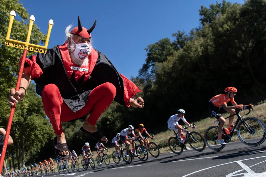 cycling TOPSHOTS Horizontal TOUR DE FRANCE FANCY DRESS DEVIL CELEBRITY FULL LENGTH JUMPING 