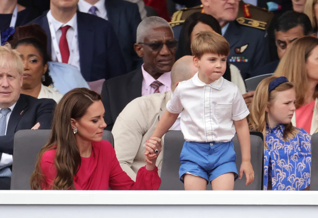 Lajos herceg,  II. Erzsébet brit uralkodó trónra lépésének 70. évfordulója, grimasz, mókás, mókázás, vicces, kisfiú, gyermek, gyerek 