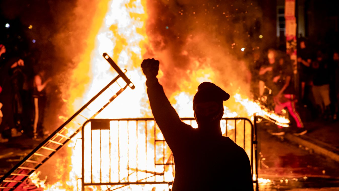 Tüntetés, zavargás, George Floyd, 2020, USA, Egyesült Államok, tűz 