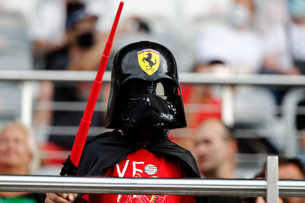 Forma-1, Orosz Nagydíj, időmérő, Sebastian Vettel, szurkoló, Darth Vader 
