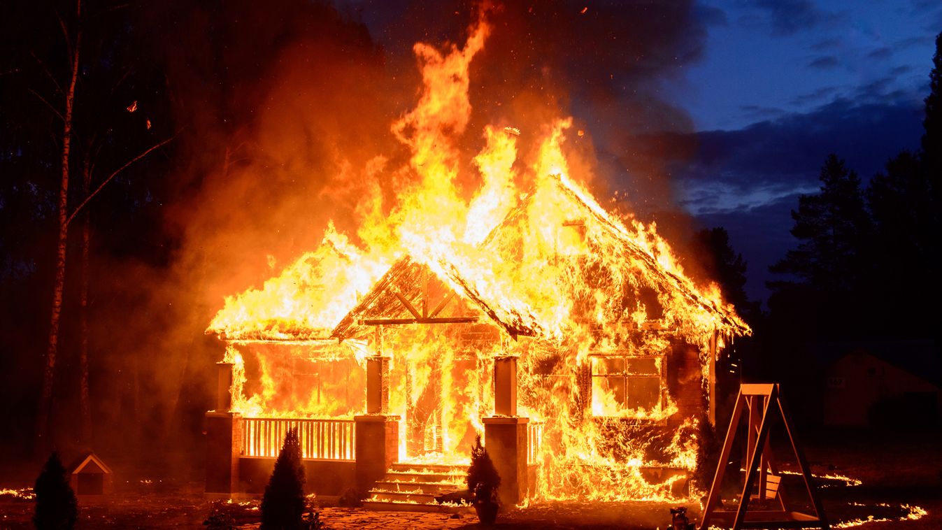 tűz ég lángol ház 