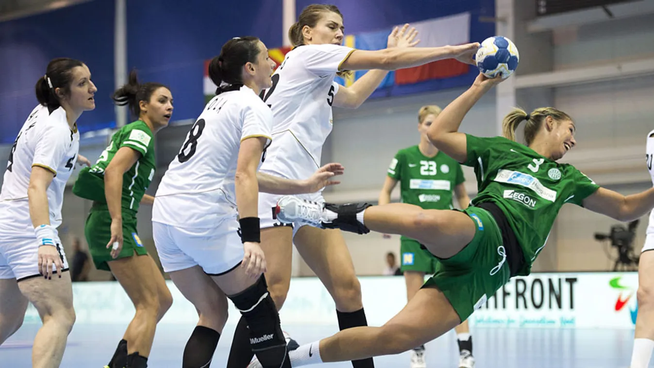 
A ferencvárosi Szucsánszki Zita kapura dob a lengyel Lublin ellen a női kézilabda bajnokok ligája 3. fordulójában játszott mérkőzésen