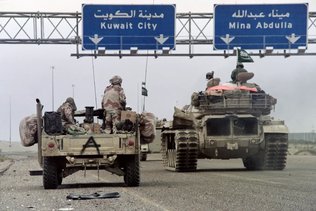 Horizontal GULF WAR ARMED FORCES FOREIGN ARMY WAR MIDDLE EAST MILITARY VEHICLE SOLDIER SERVICEMAN ROAD TRAFFIC SIGN 