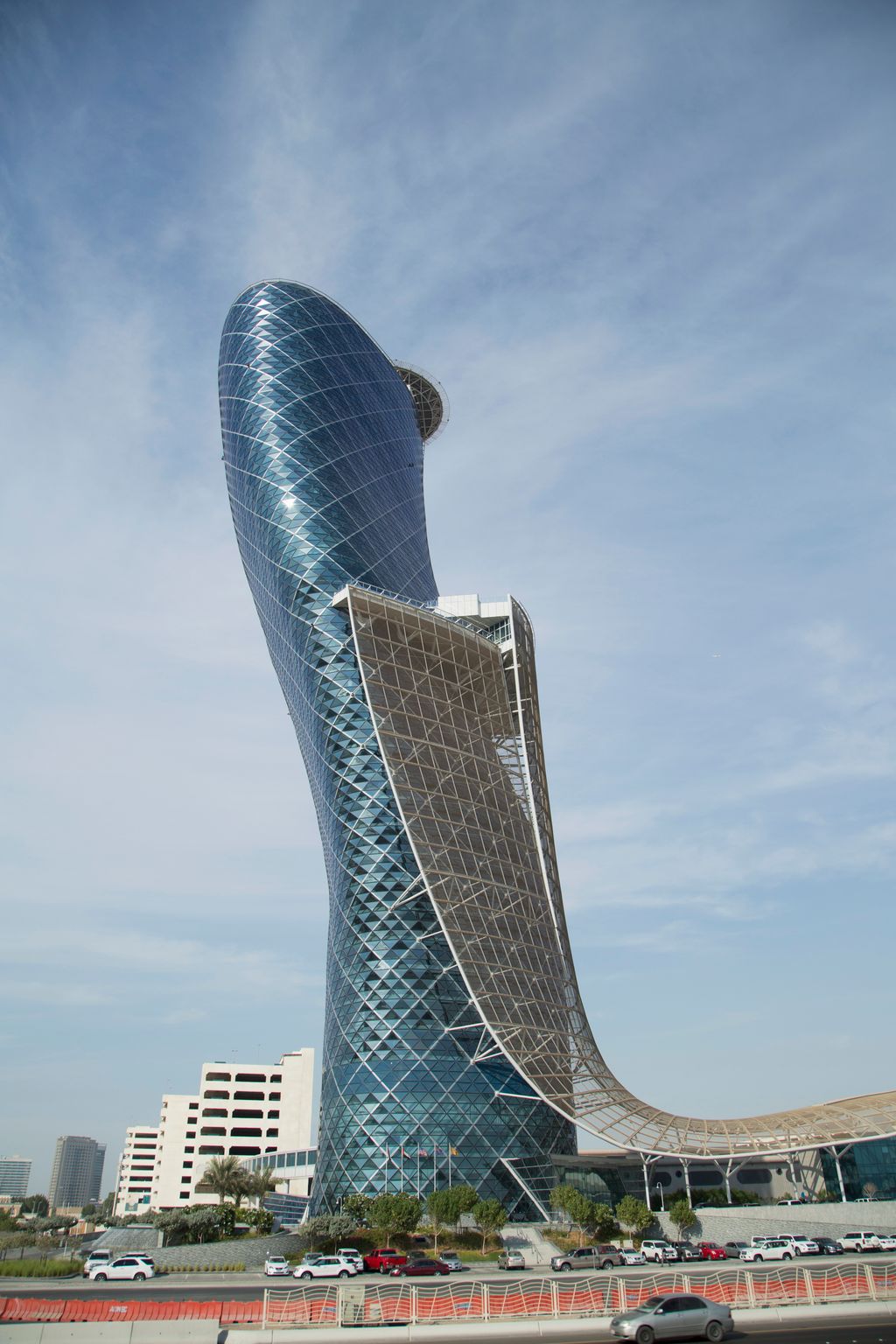 Capital Gate Abu-Dzabi Dhabi 