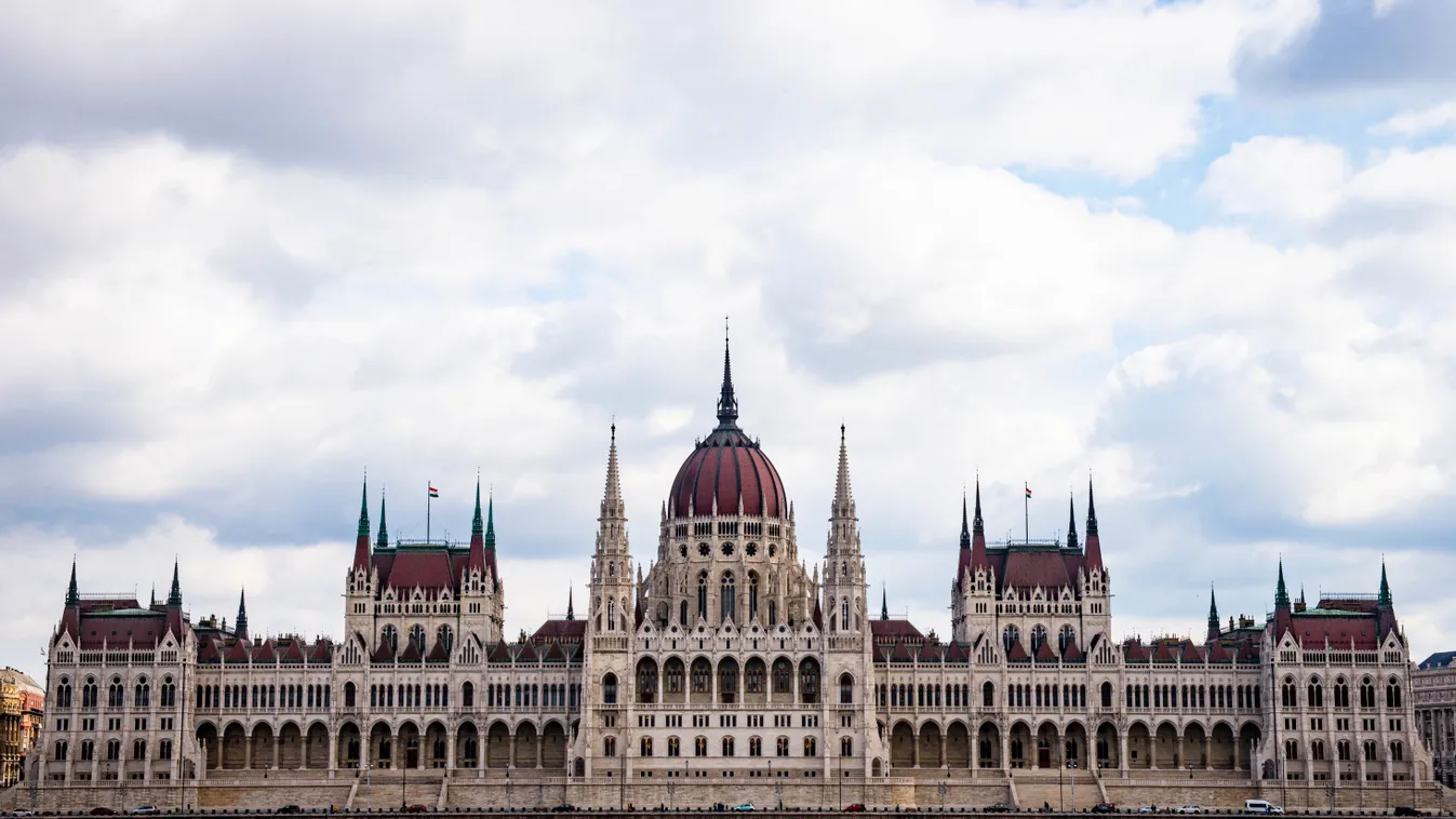 2020.03.07., Budapest, felhő, időjárás, napsütés, Országház, Magyar Országgyűlés, parlament 