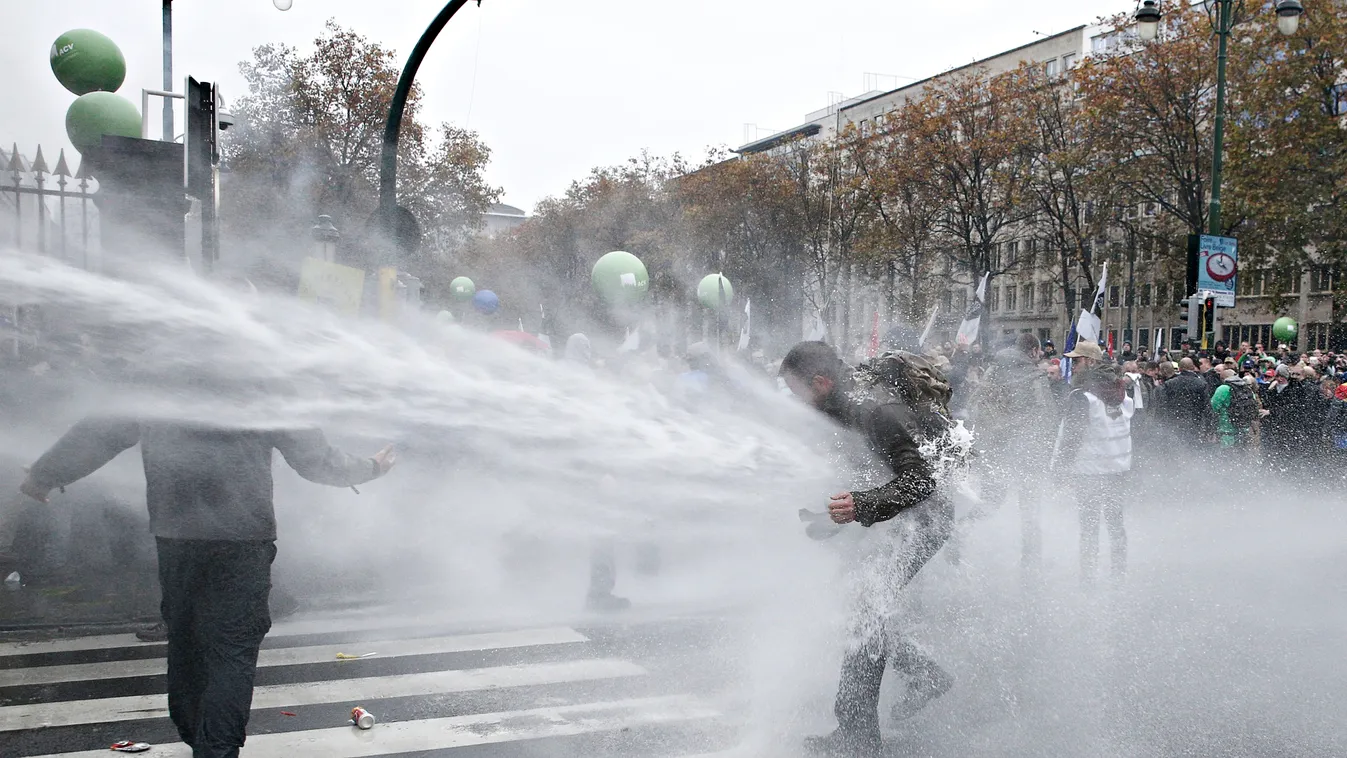 belga belgium brüsszel tüntetés katona rendőr nyugdíj nyugdíjkorhatár emelés fegyveres erők 