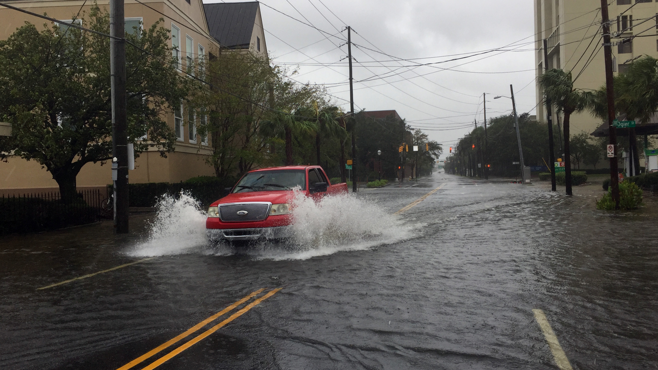 Horizontal Water floods streets in Charleston, South Carolina, on September 5, 2019, as Hurricane Dorian moves along the southeastern US coast. - Dorian, still a Category 3 hurricane, lashed the Carolinas with driving rain and fierce winds, after devastat