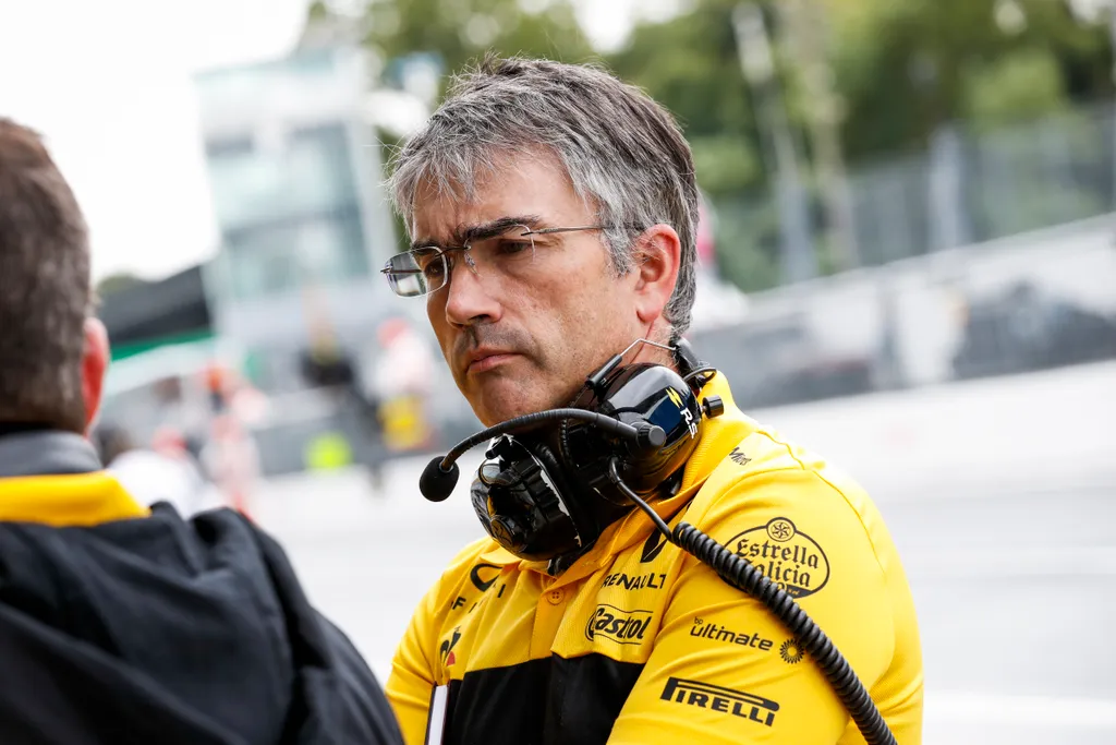 A Forma-1-es Olasz Nagydíj pénteki napja, Nick Chester, Renault Sport Racing 