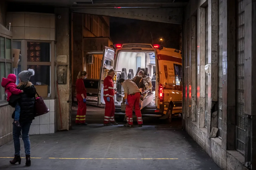 30 éves a Magyar Máltai Szeretetszolgálat Mentőszolgálata 
  ÁLTALÁNOS KULCSSZÓ Covid-19 Foglalkozás koronavírus-járvány KÖZLEKEDÉSI ESZKÖZ mentőautó mentős önkéntes SZEMÉLY születésnap 