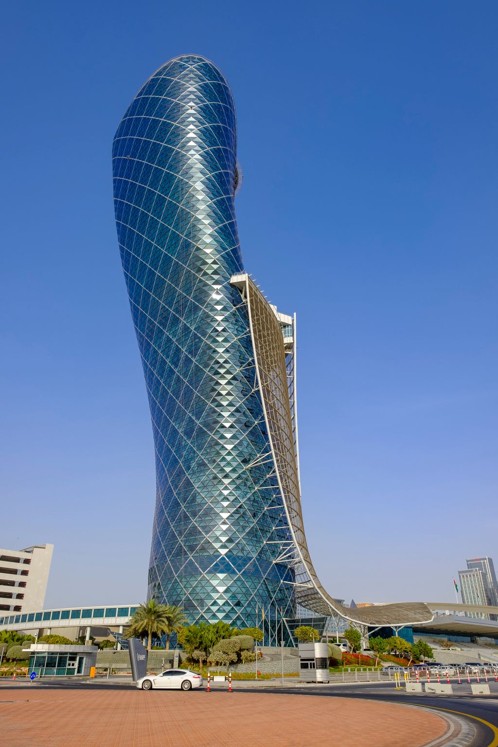 Capital Gate Abu-Dzabi Dhabi 