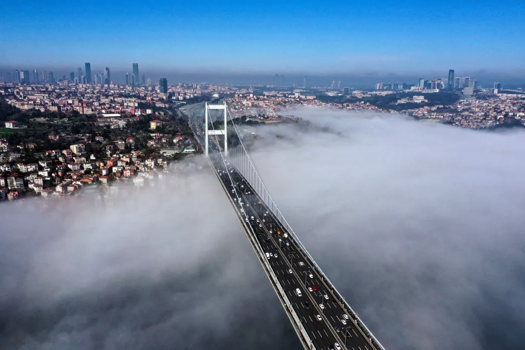 Vitéz Szelim szultán hídról Foggy weather in Istanbul drone,drone,Fatih Sultan Mehmet Bridge,foggy,Istanbul,weather Horizontal 