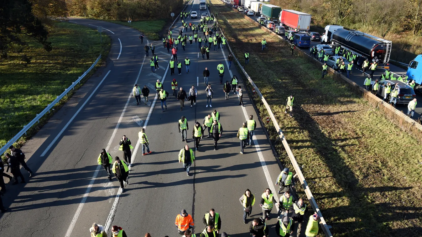 Franciaország, tüntetés, Yellow West Movement, Le Boulou, 2018.11.17. 