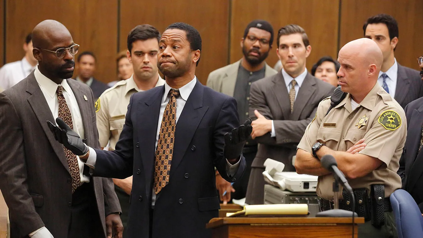 THE PEOPLE v. O.J. SIMPSON: AMERICAN CRIME STORY "Conspiracy Theories" Episode 107 (Airs Tuesday, March 15, 10:00 pm/ep) -- Pictured: (l-r) Sterling K. Brown as Christopher Darden, Cuba Gooding, Jr. as O.J. Simpson. CR: Ray Mickshaw/FX 