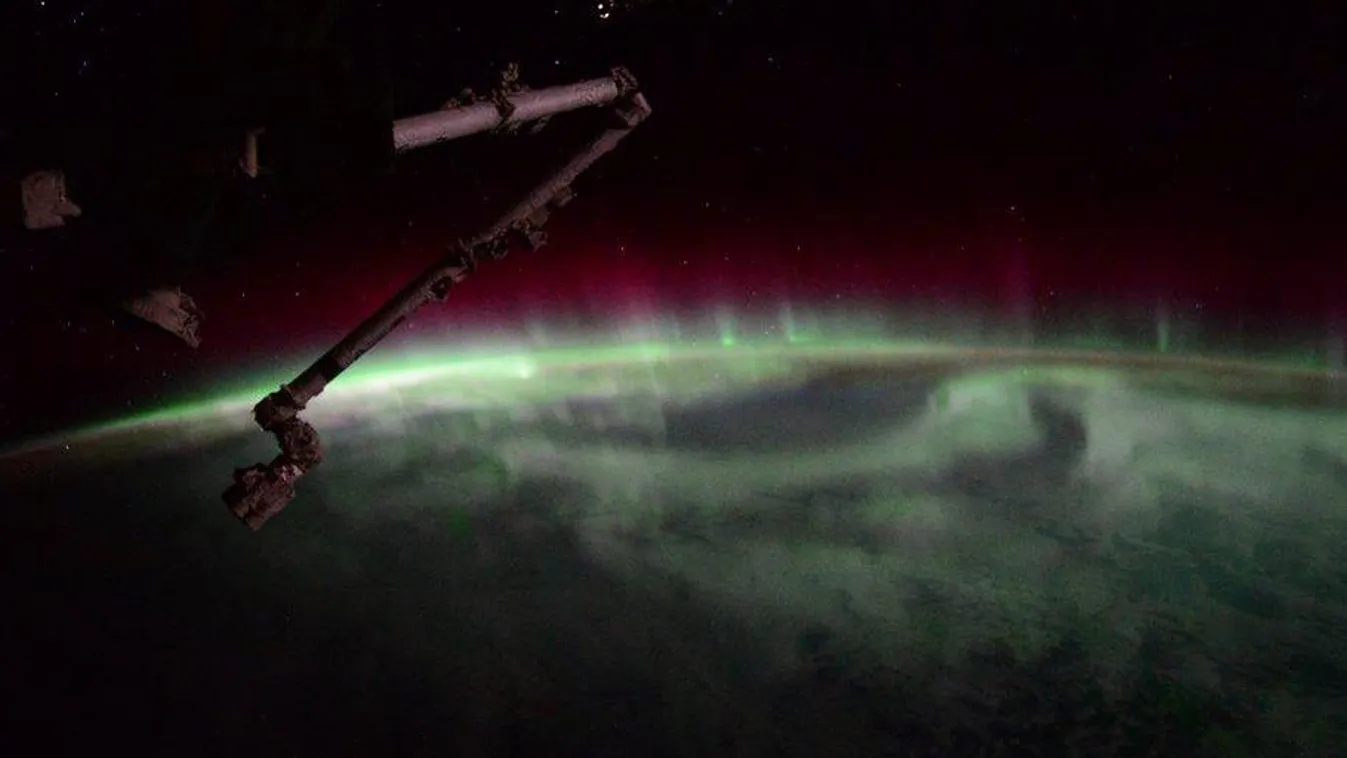 ISS északi fény, Canadarm 